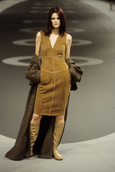 Look 15